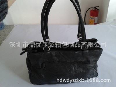 女式手提包 新款供應(yīng)真皮車(chē)縫線女包 黑色百搭歐美潮流個(gè)性包包-深圳市鼎優(yōu)手袋箱包制品提供女式手提包 新款供應(yīng)真皮車(chē)縫線女包 黑色百搭歐美潮流個(gè)性包包的相關(guān)介紹、產(chǎn)品、服務(wù)、圖片、價(jià)格深圳市鼎優(yōu)手袋箱包制品、拉桿箱包、手袋等等、皮具、紡織品、服裝服飾的購(gòu)銷(xiāo)